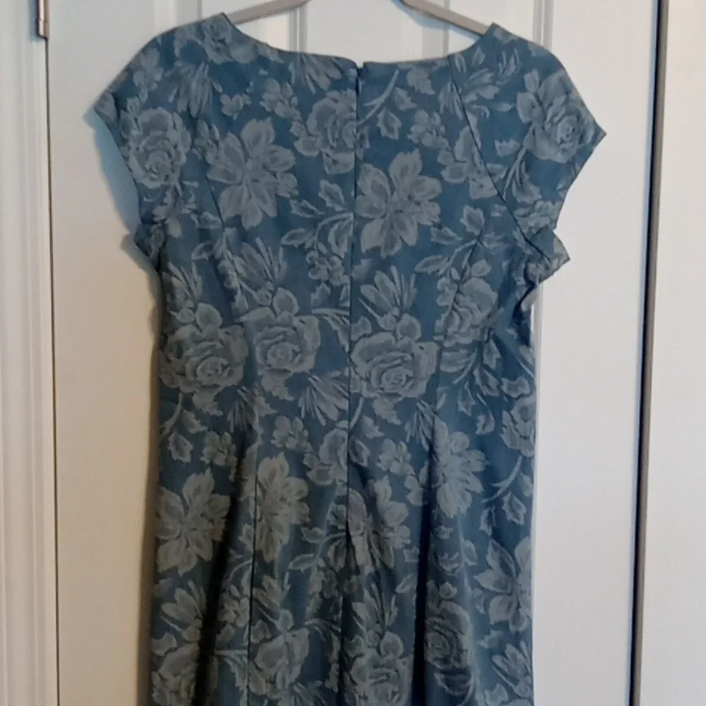 Ice Blue Flor Lightweight Deniml Midi Dress - Picture 6 of 7